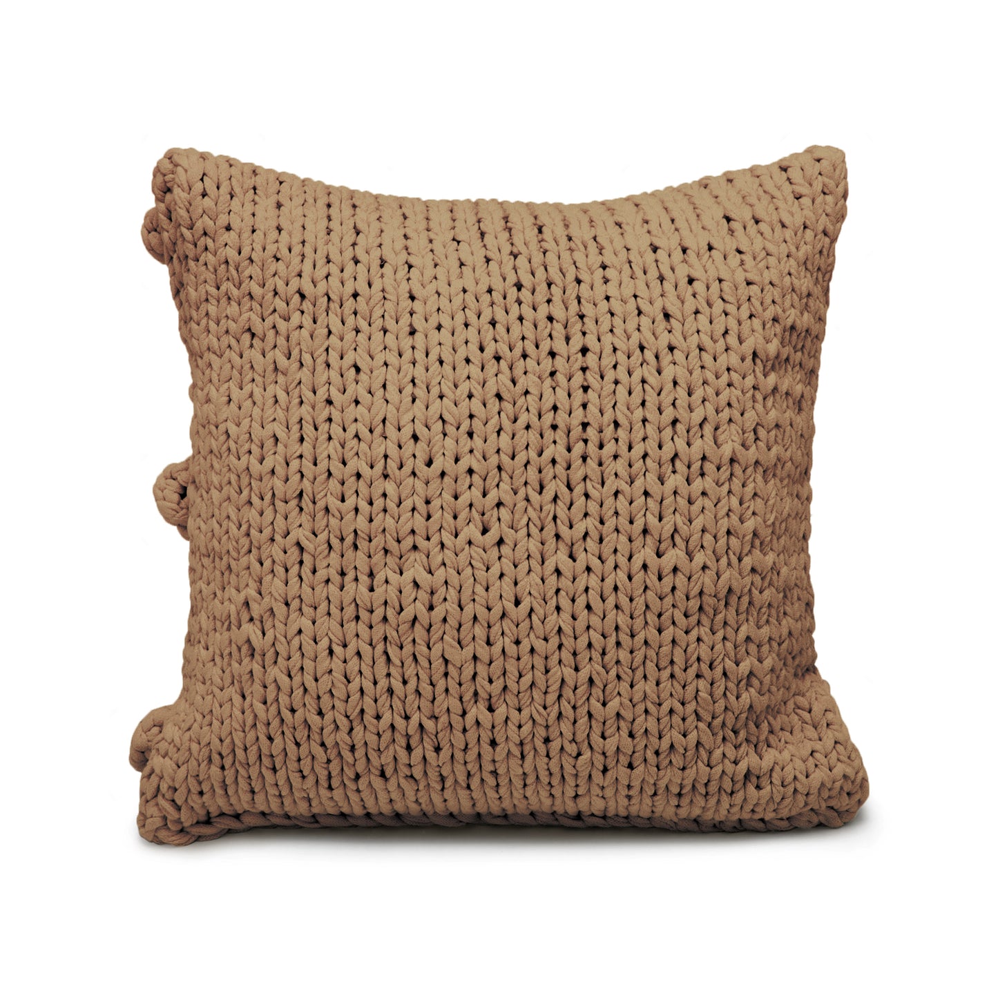 Almofada em tricô artesanal Caramelo, frente e verso, com fio 100% algodão. Fechamento com zíper, possibilitando a remoção da capa para lavagem. Dimensões: Altura - 50cm; Largura - 50cm.
