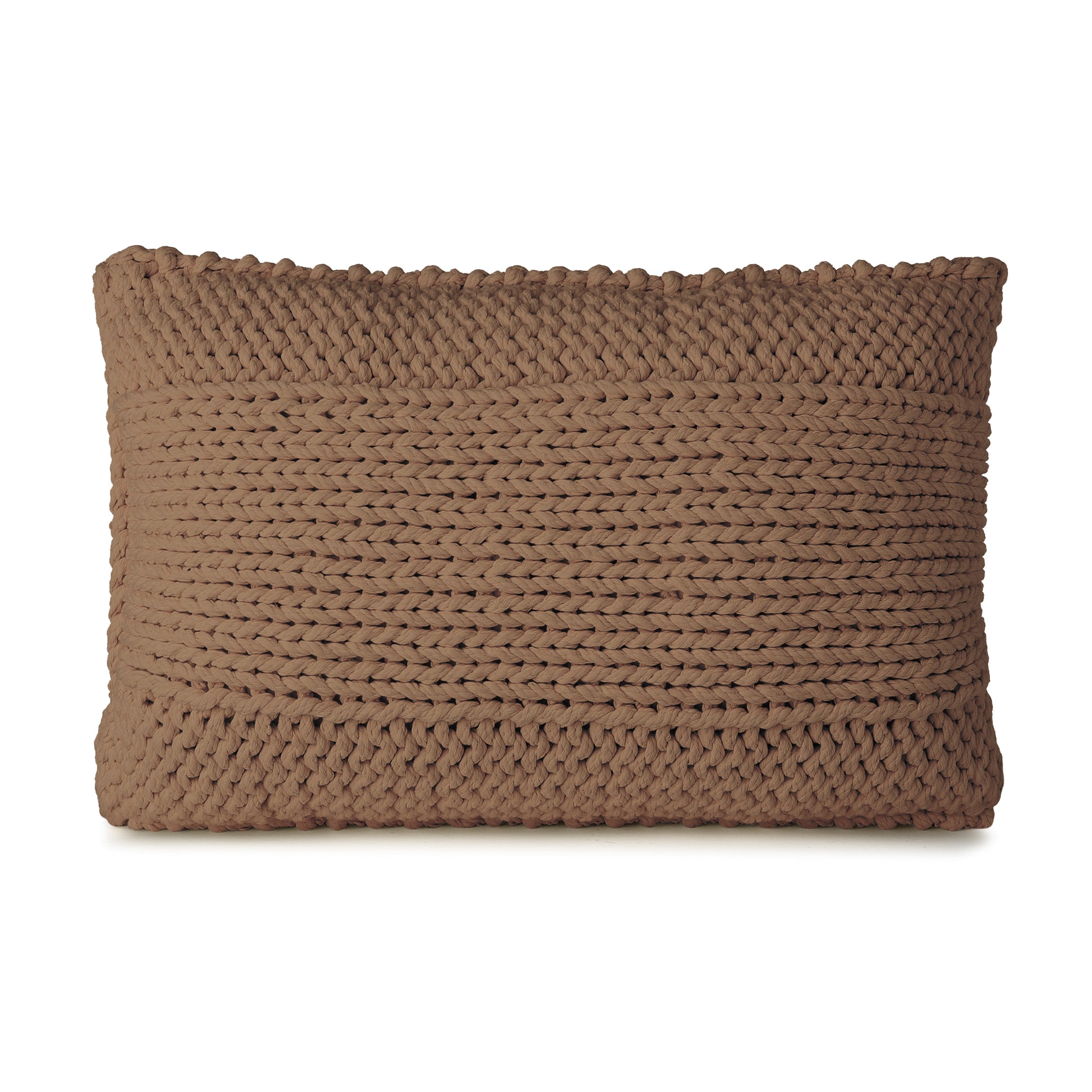 Almofada em tricô artesanal Caramelo, frente e verso, com fio 100% algodão. Fechamento com zíper, possibilitando a remoção da capa para lavagem. Dimensões: Altura - 40cm; Largura - 60cm.