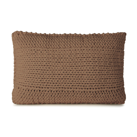 Almofada em tricô artesanal Caramelo, frente e verso, com fio 100% algodão. Fechamento com zíper, possibilitando a remoção da capa para lavagem. Dimensões: Altura - 40cm; Largura - 60cm.