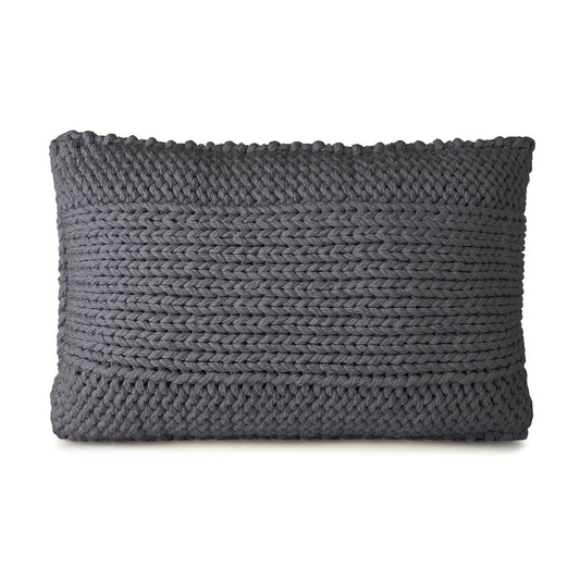 Almofada em tricô artesanal Cinza, frente e verso, com fio 100% algodão. Fechamento com zíper, possibilitando a remoção da capa para lavagem. Dimensões: Altura - 40cm; Largura - 60cm.