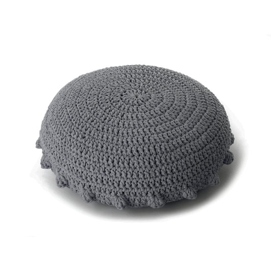 Puff Disco em crochê Cinza, com fio 100% algodão.  Fechamento com zíper, possibilitando a remoção da capa para lavagem.  Dimensões: Altura - 20cm; Diâmetro - 85cm.