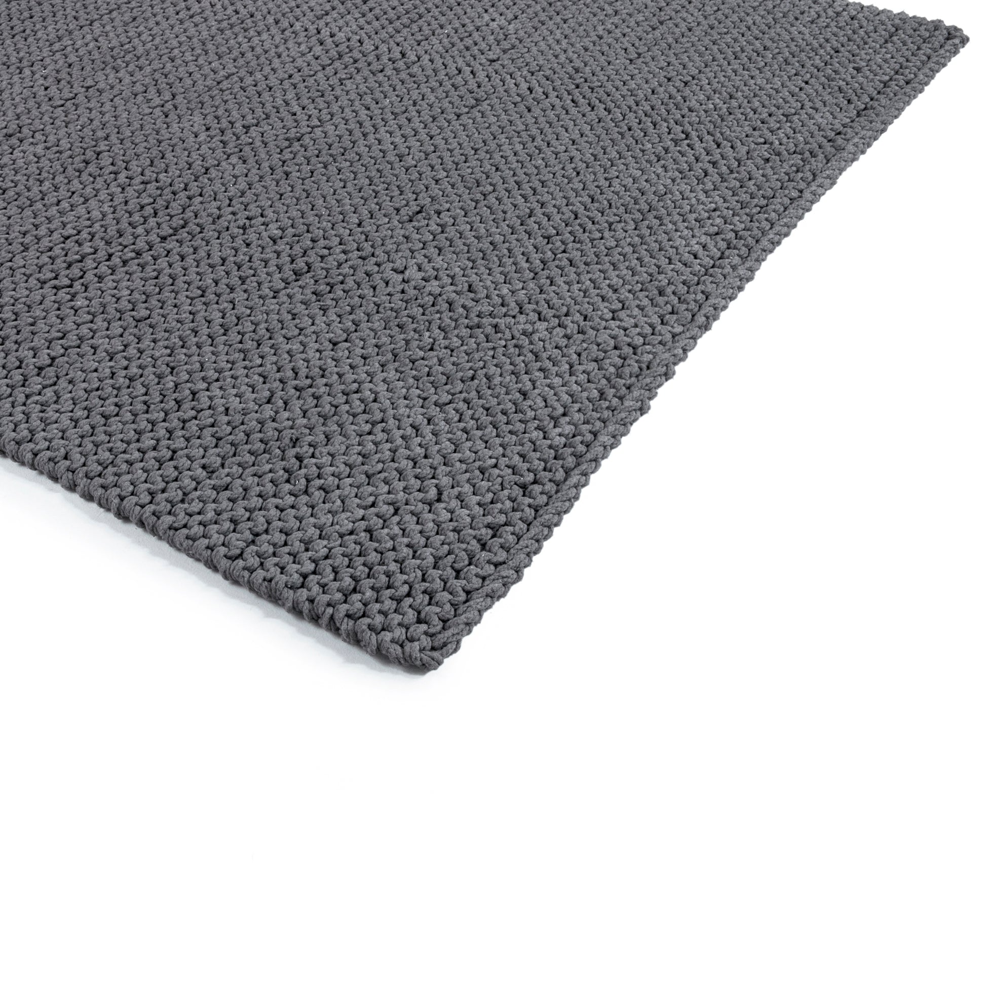 Tapete em tricô artesanal, Cinza, com fio 100% algodão. Dimensões: Largura - 150cm; Comprimento - 200cm.