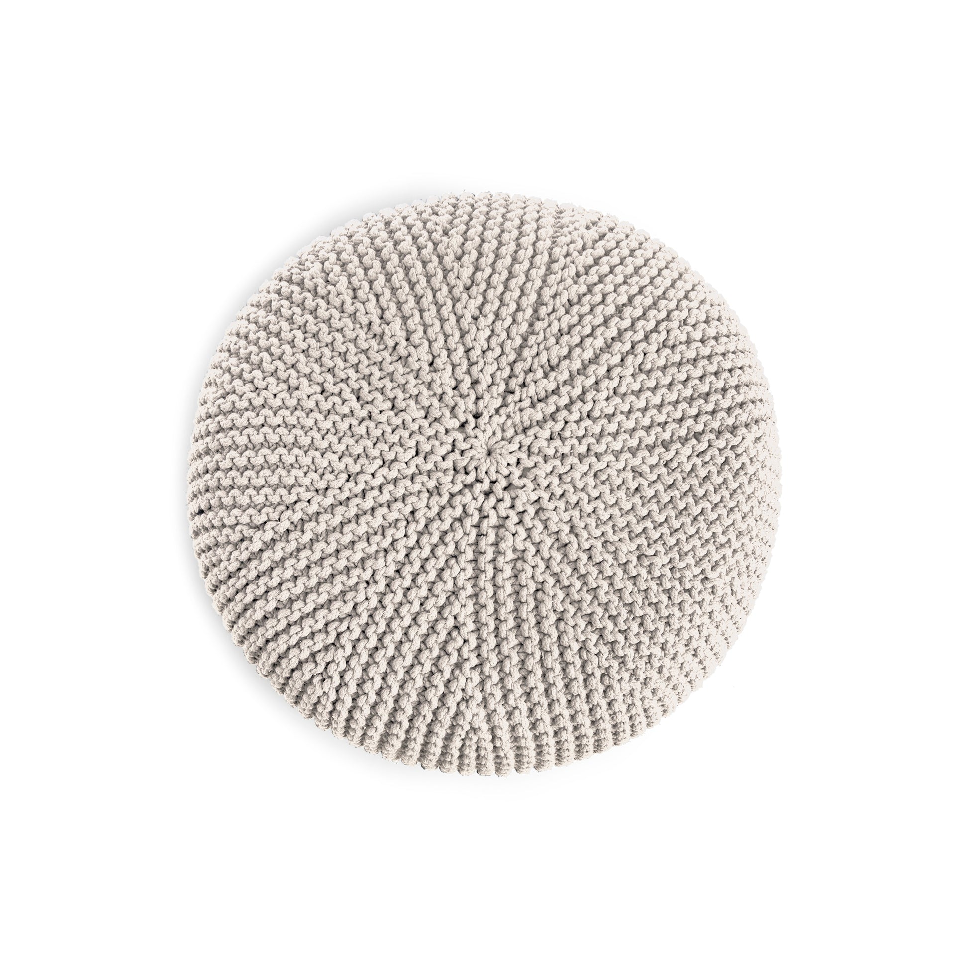 Puff em tricô artesanal,  Cru, com fio 100% algodão. Fechamento com zíper, possibilitando a remoção da capa para lavagem. Dimensões: Altura - 30cm; Diâmetro - 75cm.