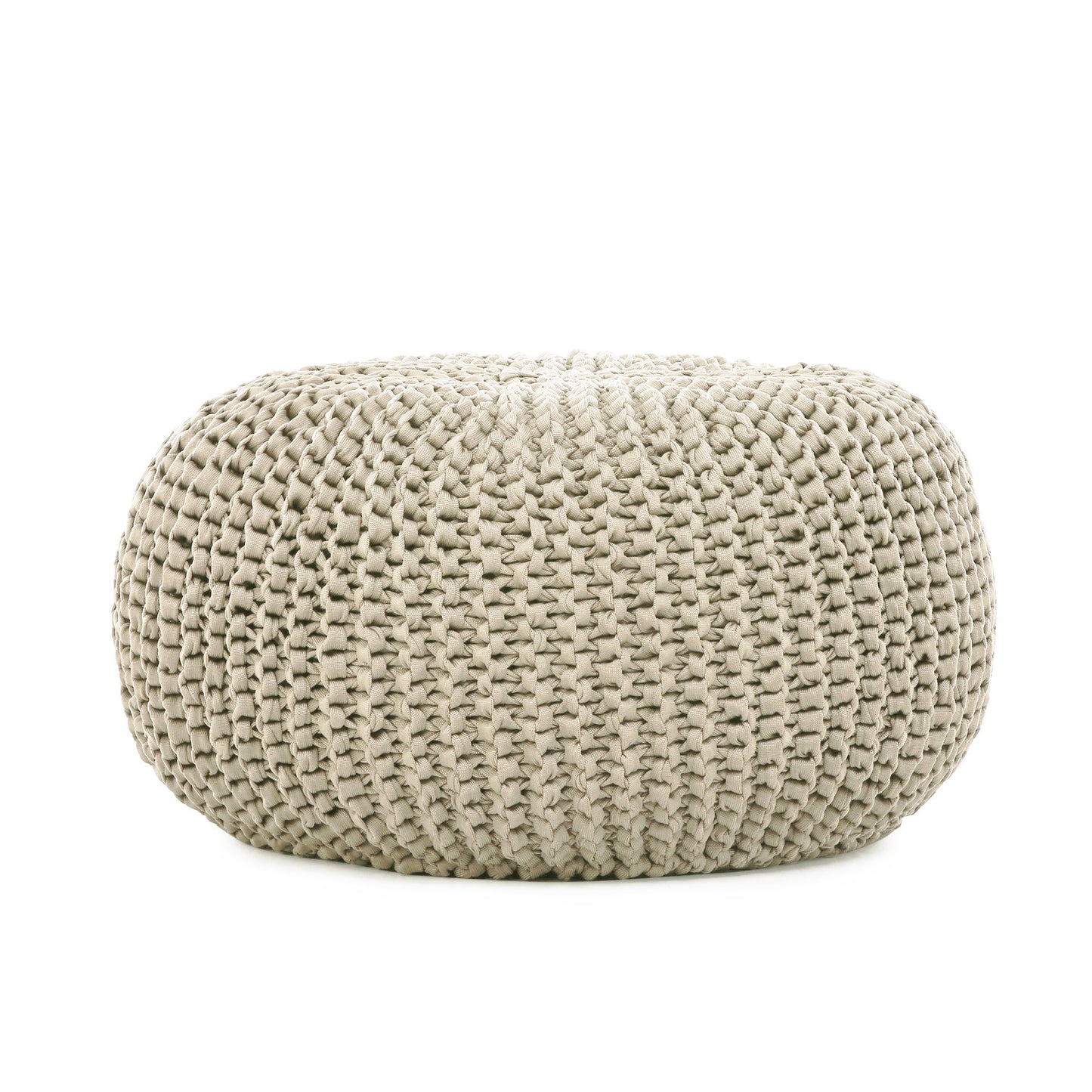 Puff em tricô artesanal para área externa, com fio 100% polipropileno. Enchimento em tecido aquablock e isopor. Fechamento com zíper, possibilitando a remoção da capa para lavagem. Dimensões: Altura - 30cm; Largura - 75cm; Comprimento - 75cm.