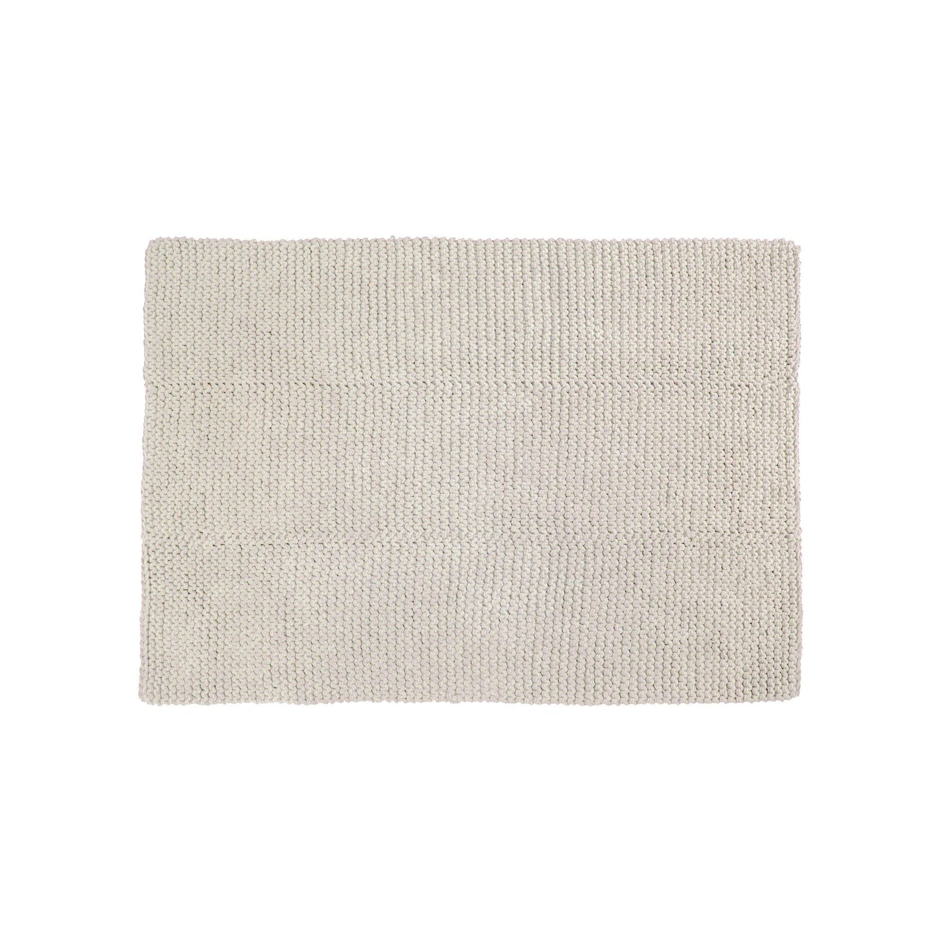 Tapete em tricô artesanal Cru, com fio 100% algodão. Dimensões: Largura - 150cm; Comprimento - 200cm.