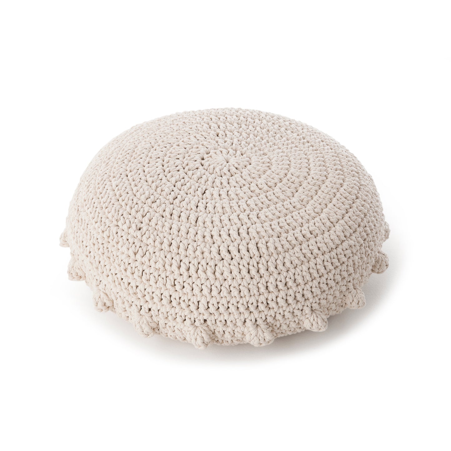 Puff Disco em crochê Cru, com fio 100% algodão.  Fechamento com zíper, possibilitando a remoção da capa para lavagem.  Dimensões: Altura - 20cm; Diâmetro - 85cm.