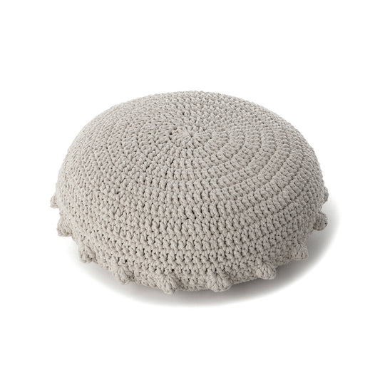 Puff Disco em crochê Fendi, com fio 100% algodão.  Fechamento com zíper, possibilitando a remoção da capa para lavagem.  Dimensões: Altura - 20cm; Diâmetro - 85cm.