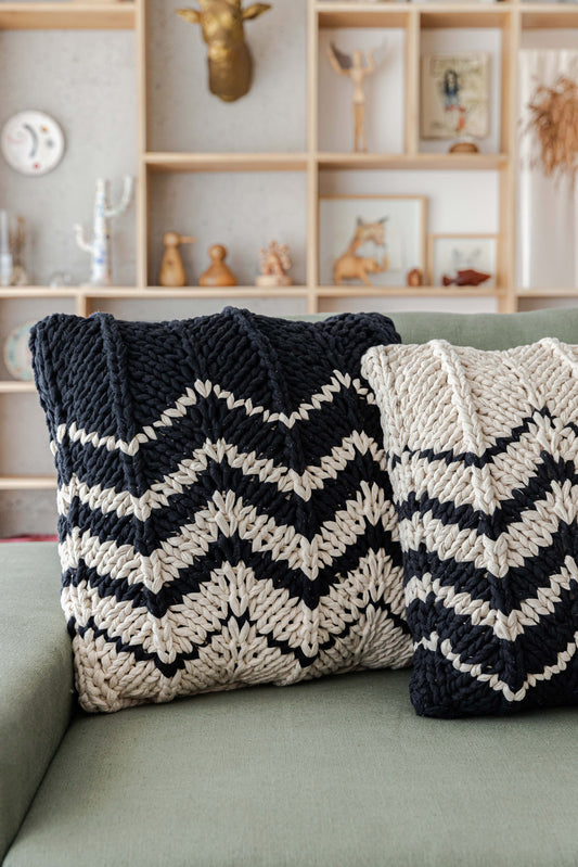 Almofada Zig Zag Negativo 45x45 Preto
