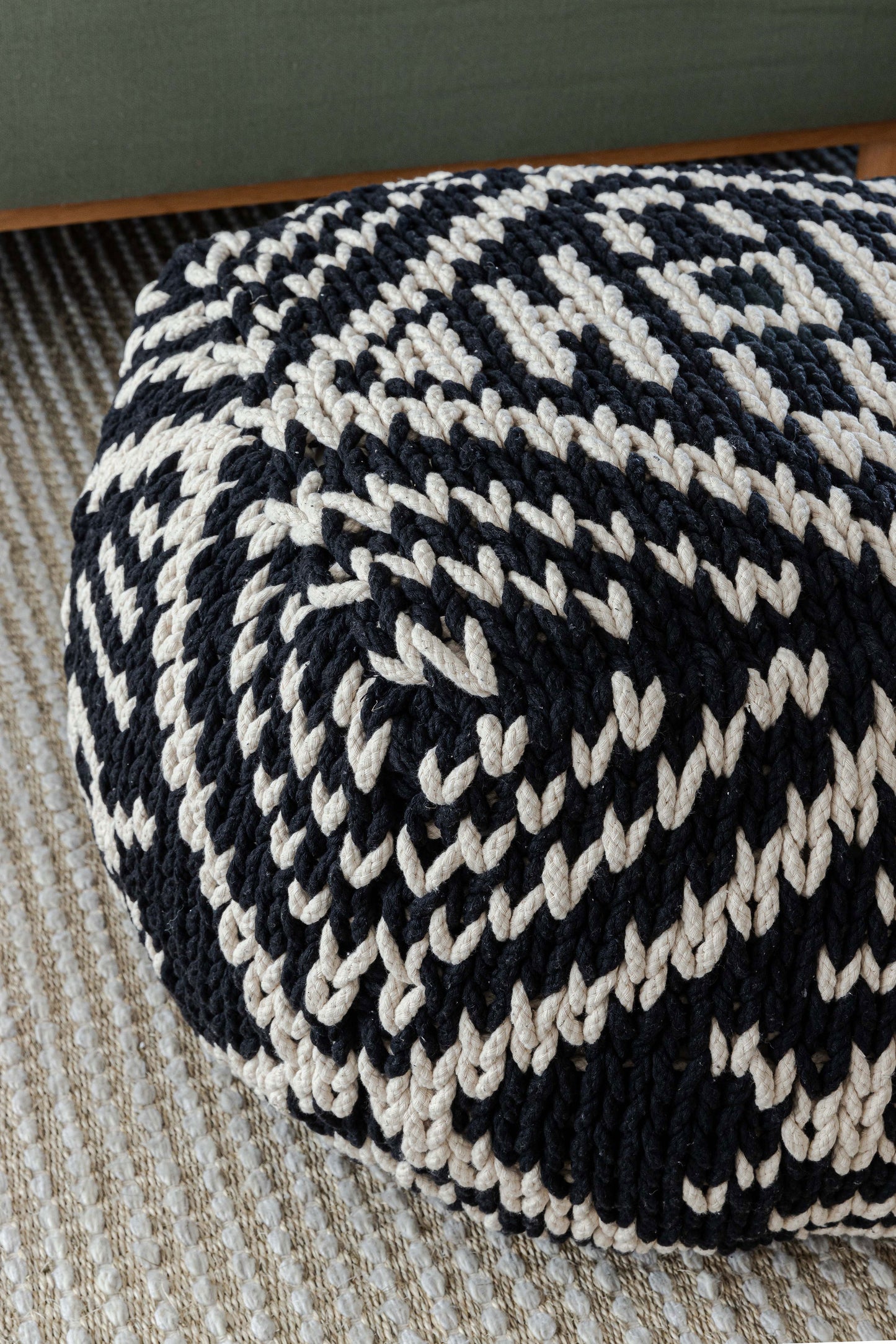 Puff Tribal 40x50 Preto