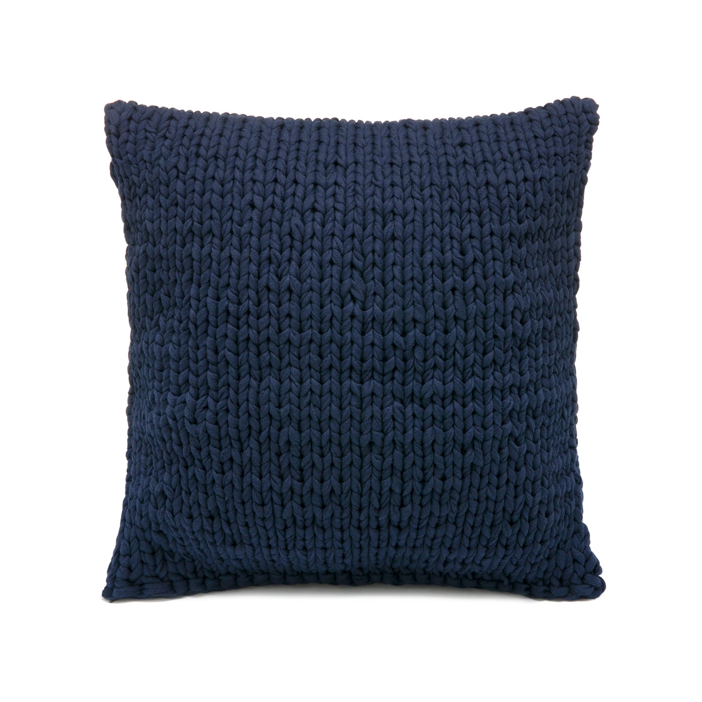 Almofada em tricô artesanal Marinho, frente e verso, com fio 100% algodão. Fechamento com zíper, possibilitando a remoção da capa para lavagem. Dimensões: Altura - 50cm; Largura - 50cm.