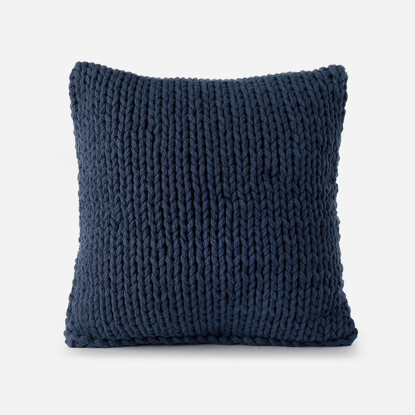 Almofada em tricô artesanal String Lisa 45x45 Marinho.