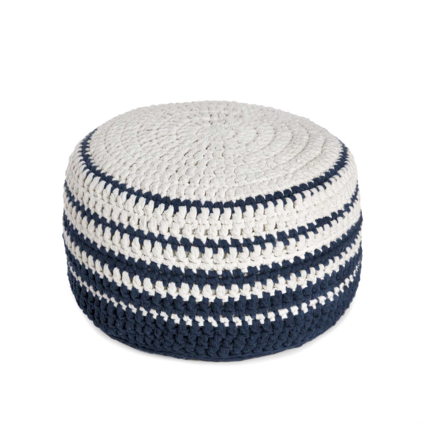 Puff de crochê artesanal listras, Marinho, com fio 100% algodão. Fechamento com zíper, possibilitando a remoção da capa para lavagem. Dimensões: Altura - 30cm; Diâmetro - 60cm.