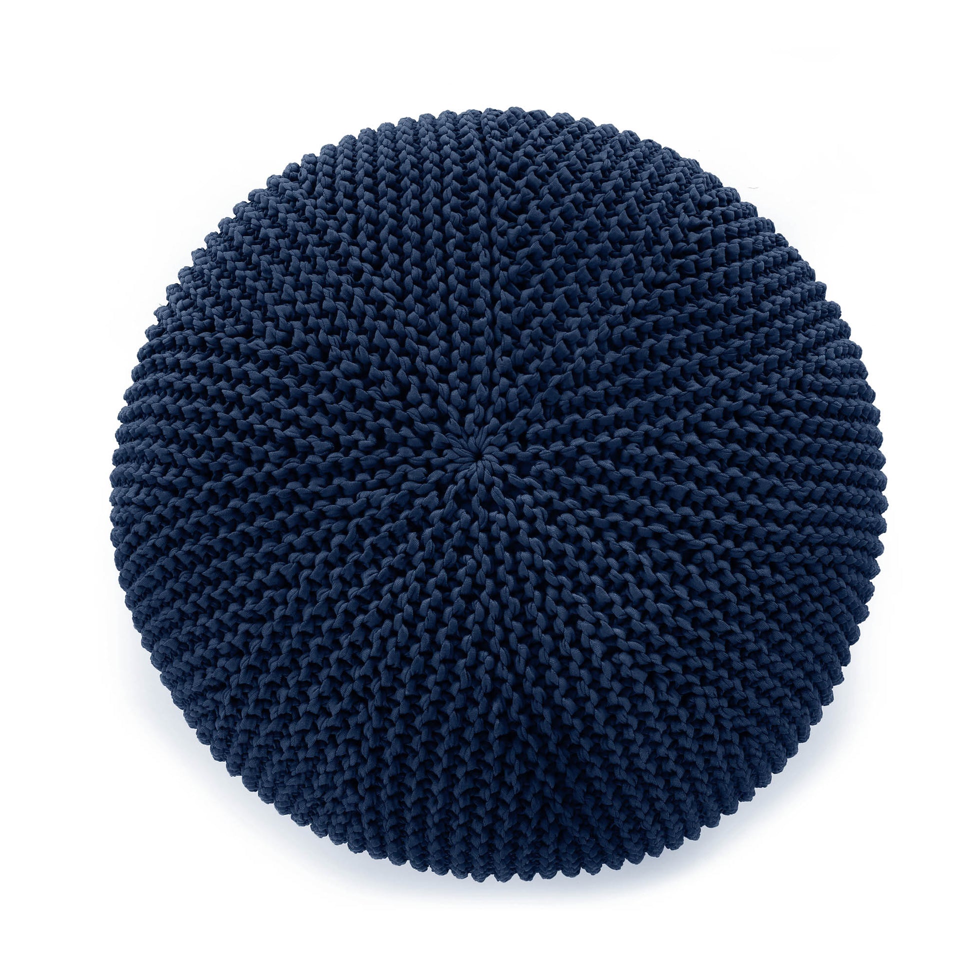 Puff em tricô artesanal para área externa, com fio 100% polipropileno. Enchimento em tecido aquablock e isopor. Fechamento com zíper, possibilitando a remoção da capa para lavagem. Dimensões: Altura - 35cm; Largura - 100cm; Comprimento - 100cm.