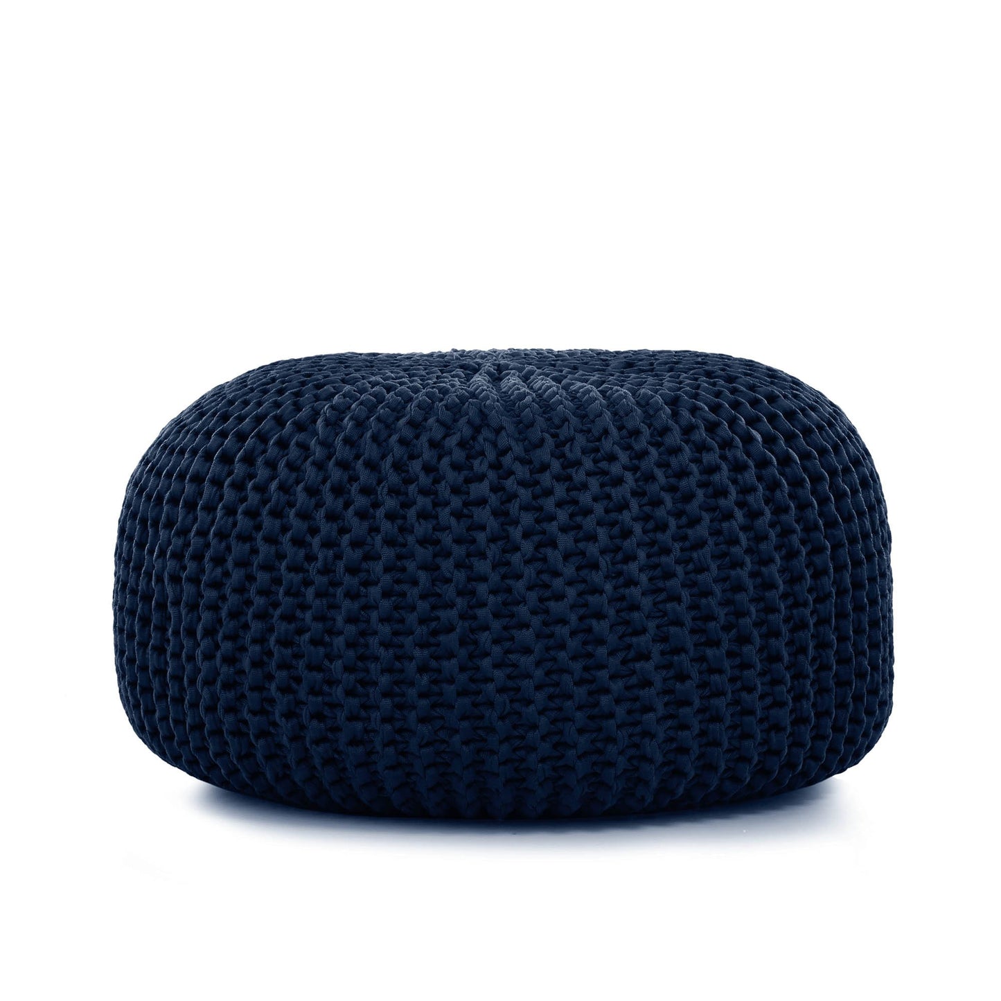 Puff em tricô artesanal para área externa, com fio 100% polipropileno. Enchimento em tecido aquablock e isopor. Fechamento com zíper, possibilitando a remoção da capa para lavagem. Dimensões: Altura - 30cm; Largura - 75cm; Comprimento - 75cm.