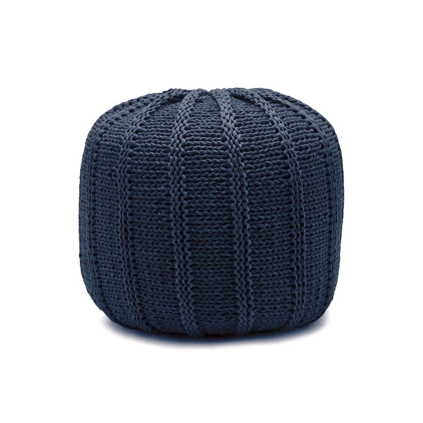 Puff em tricô artesanal, Marinho, com fio 100% algodão. Fechamento com zíper, possibilitando a remoção da capa para lavagem. Dimensões: Altura - 40cm; Diâmetro - 40cm.