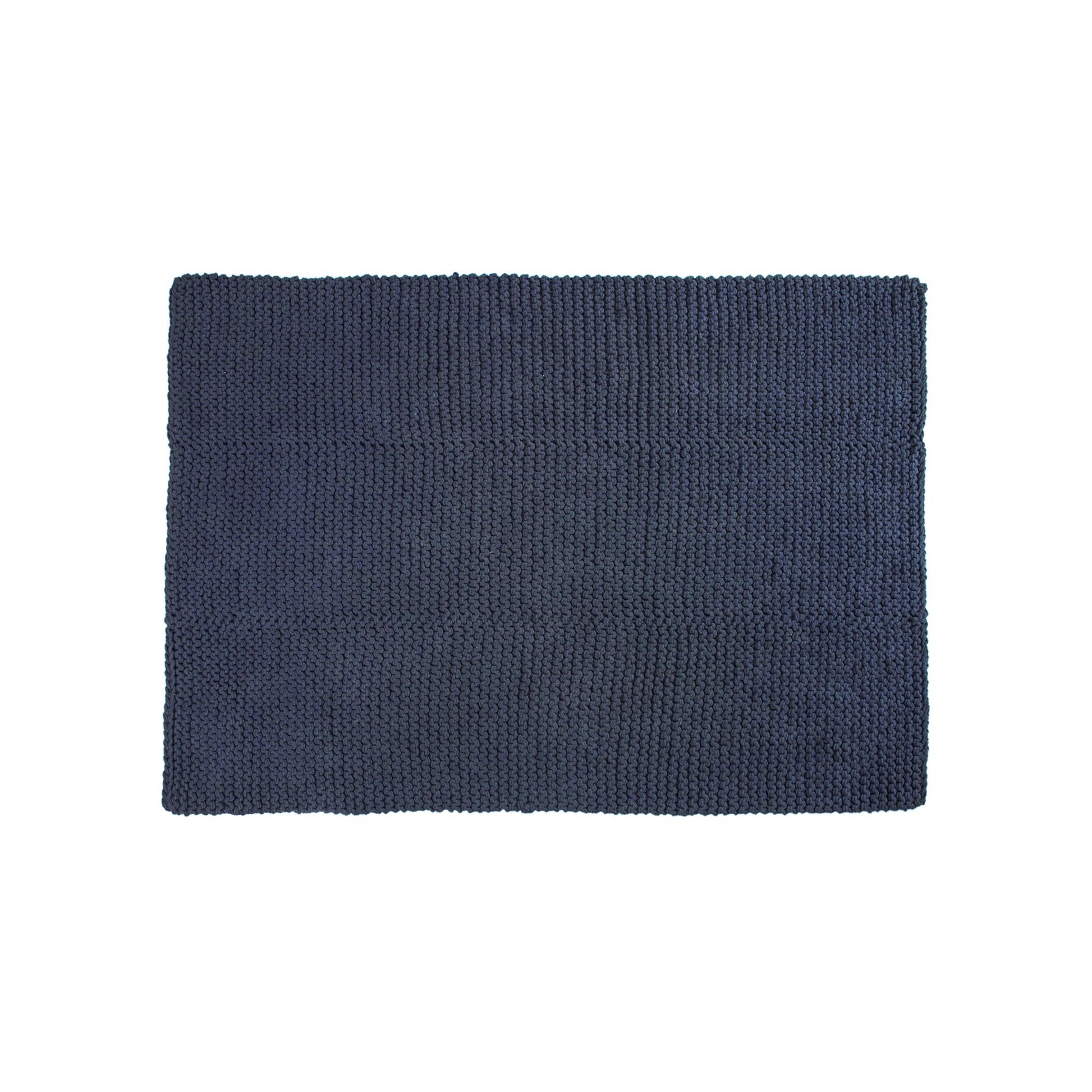 Tapete em tricô artesanal Marinho, com fio 100% algodão. Dimensões: Largura - 150cm; Comprimento - 200cm.