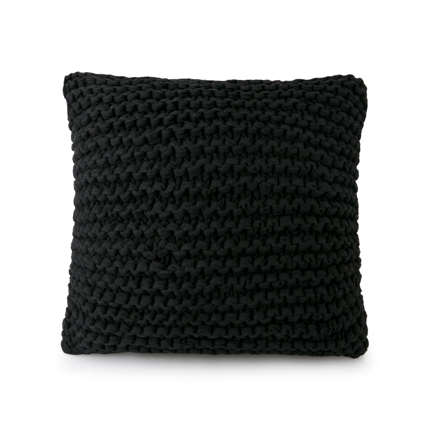 Almofada em tricô artesanal Preto, frente e verso, com fio 100% algodão.  Fechamento com zíper, possibilitando a remoção da capa para lavagem. Dimensões: Altura - 50cm; Largura - 50cm.