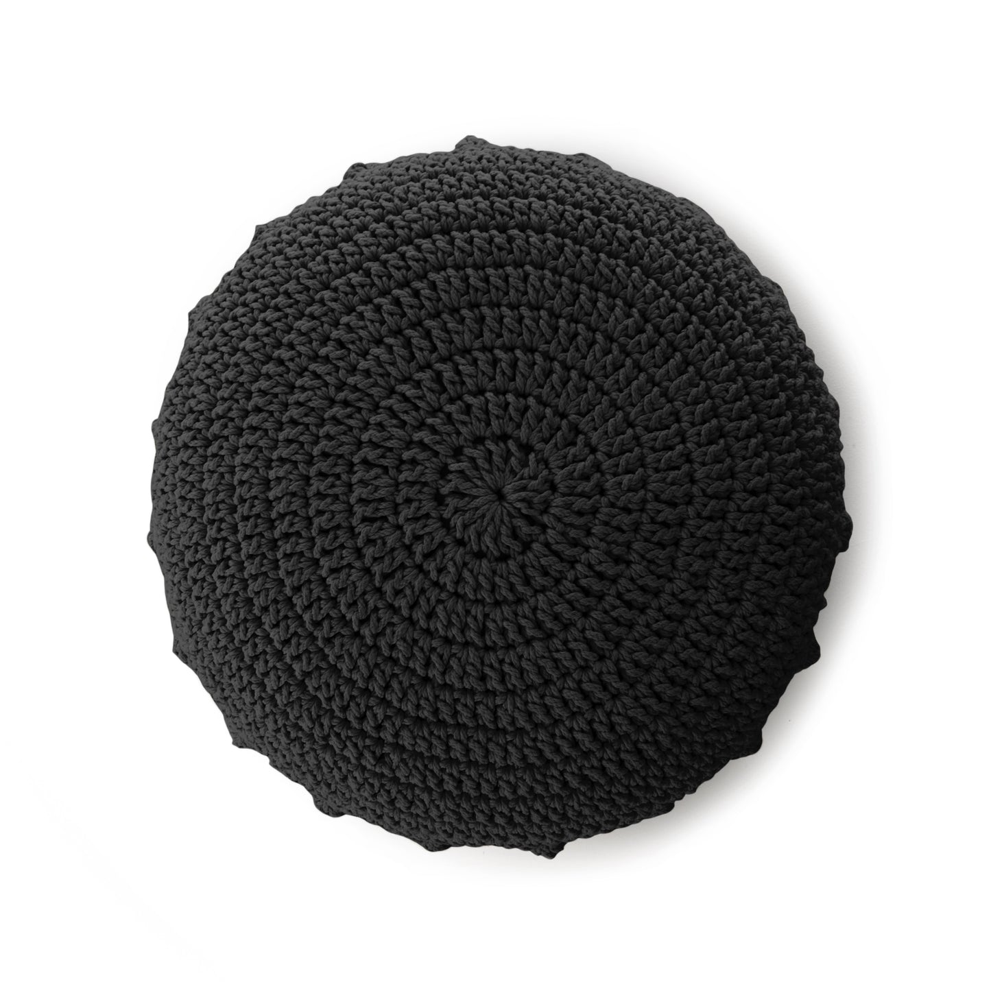 Puff Disco em crochê Preto, com fio 100% algodão. Fechamento com zíper, possibilitando a remoção da capa para lavagem. Dimensões: Altura - 20cm; Diâmetro - 85cm.