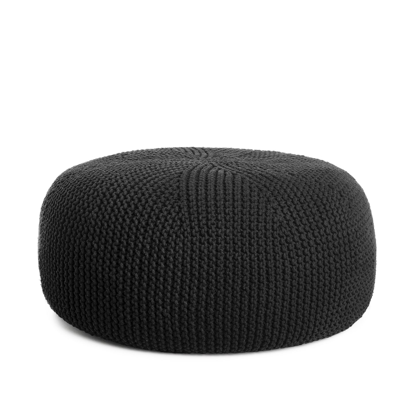 Puff em tricô artesanal, Preto, com fio 100% algodão. Fechamento com zíper, possibilitando a remoção da capa para lavagem. Dimensões: Altura - 35cm; Diâmetro - 100cm.
