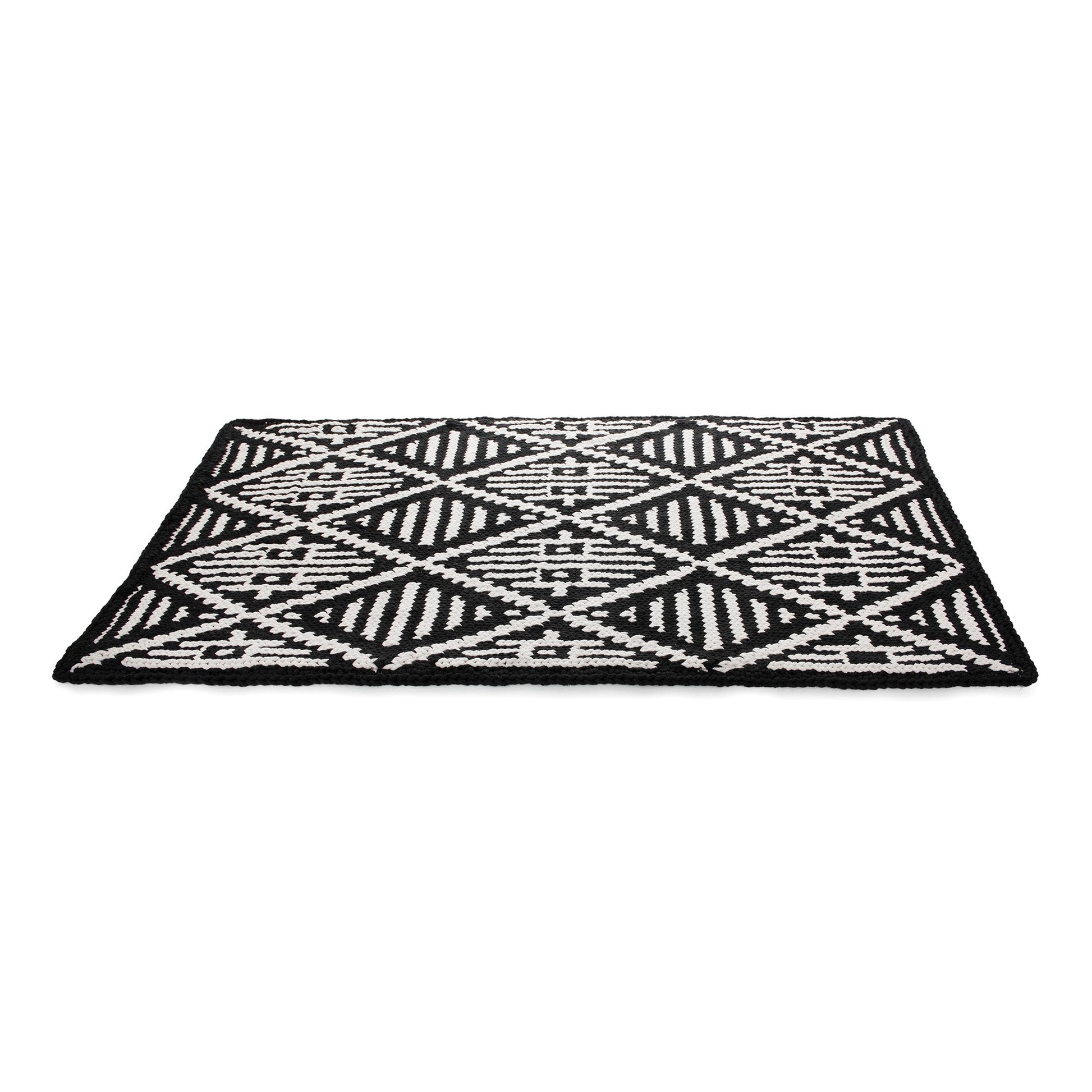 Tapete Tribal em tricô artesanal, com fio 100% algodão. Dimensões: Largura - 115cm;  Comprimento - 250cm.