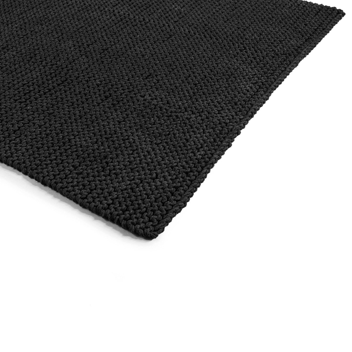 Tapete em tricô artesanal Preto, com fio 100% algodão. Dimensões: Largura - 150cm; Comprimento - 200cm.