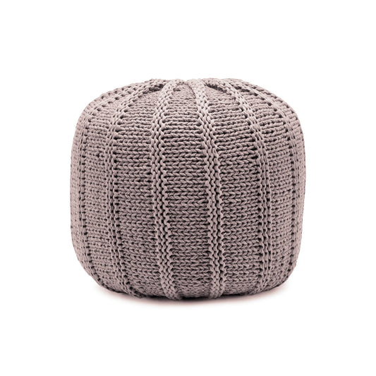 Puff em tricô artesanal, Rose, com fio 100% algodão. Fechamento com zíper, possibilitando a remoção da capa para lavagem. Dimensões: Altura - 40cm; Diâmetro - 40cm.