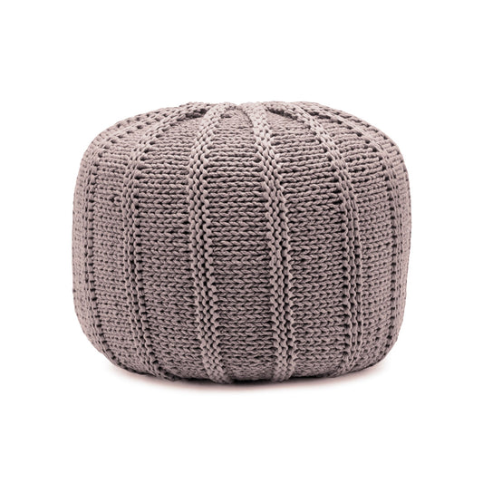 Puff em tricô artesanal, Rose, com fio 100% algodão. Fechamento com zíper, possibilitando a remoção da capa para lavagem. Dimensões: Altura - 40cm; Diâmetro - 60cm.