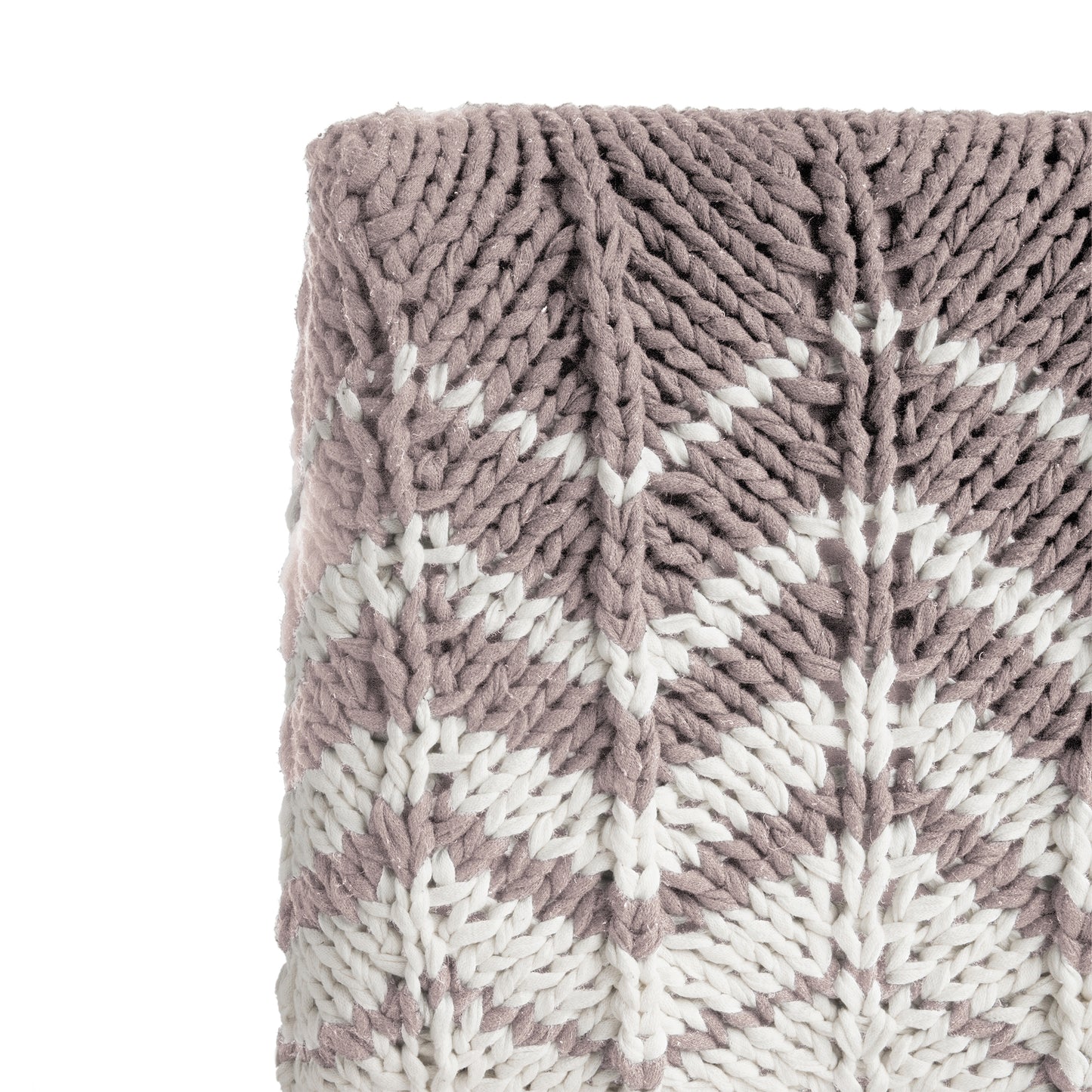 Puff Zig Zag, em tricô artesanal, Rose/Cru, com fio 100% algodão. Dimensões: Altura - 40cm; Largura - 45cm; Comprimento - 45cm.
