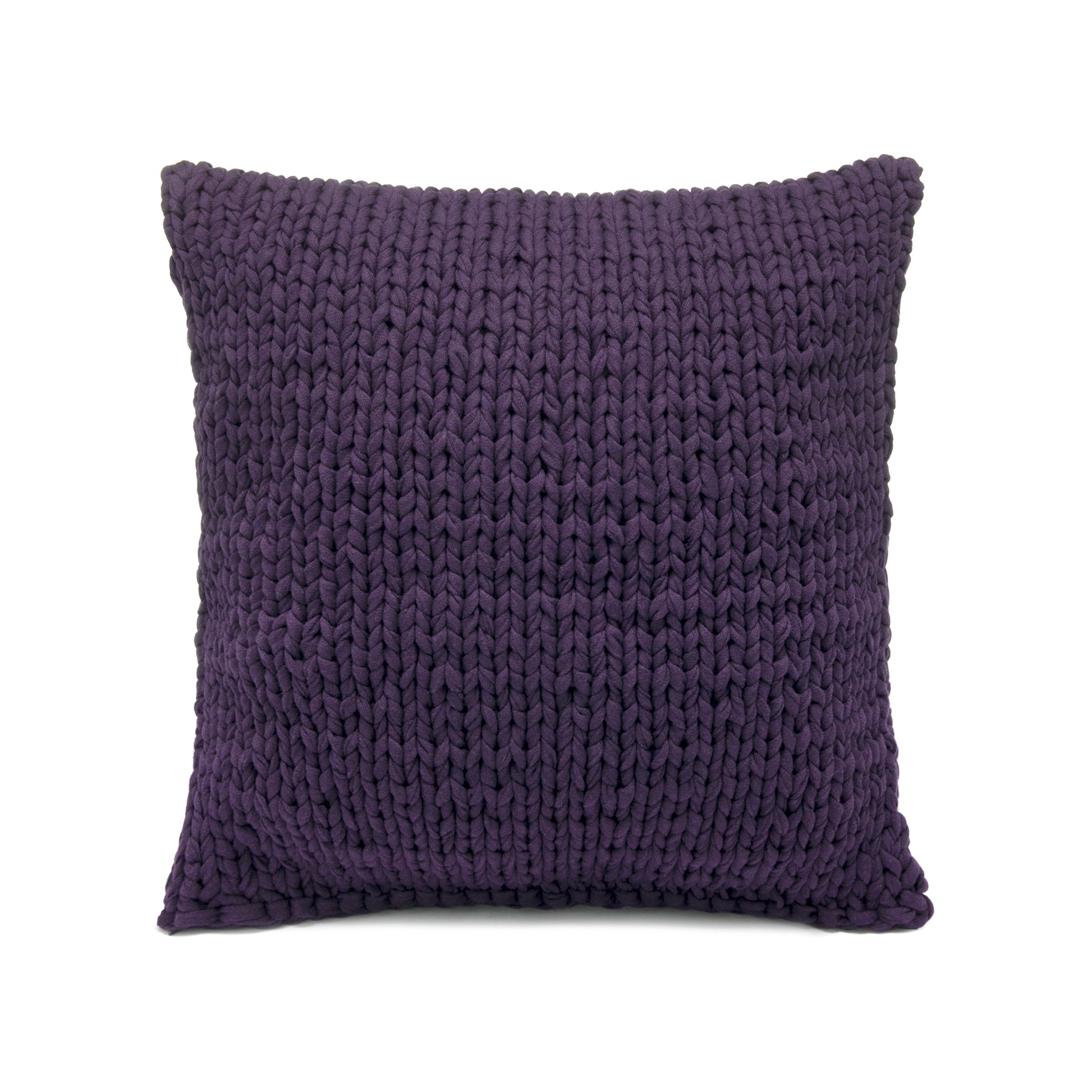 Almofada em tricô artesanal Roxo, frente e verso, com fio 100% algodão. Fechamento com zíper, possibilitando a remoção da capa para lavagem. Dimensões: Altura - 50cm; Largura - 50cm.