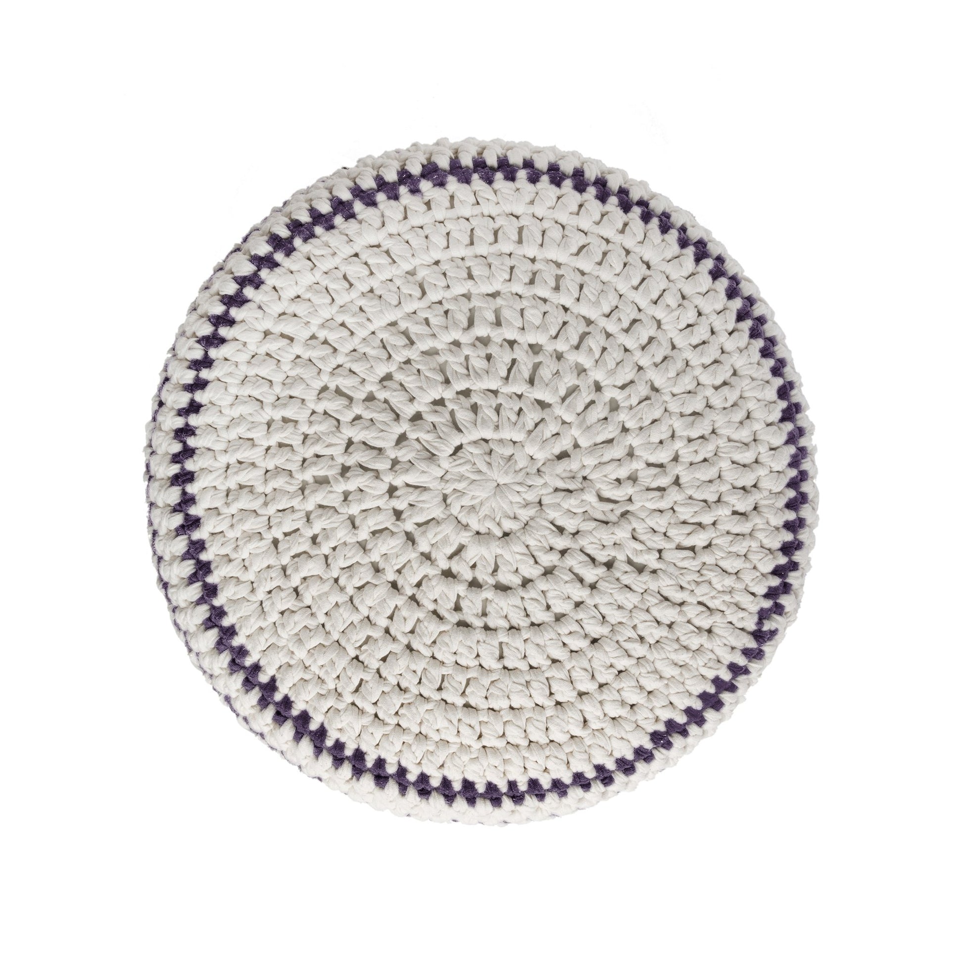 Puff de crochê artesanal listras, Roxo, com fio 100% algodão.  Fechamento com zíper, possibilitando a remoção da capa para lavagem.  Dimensões: Altura - 30cm; Diâmetro - 60cm.