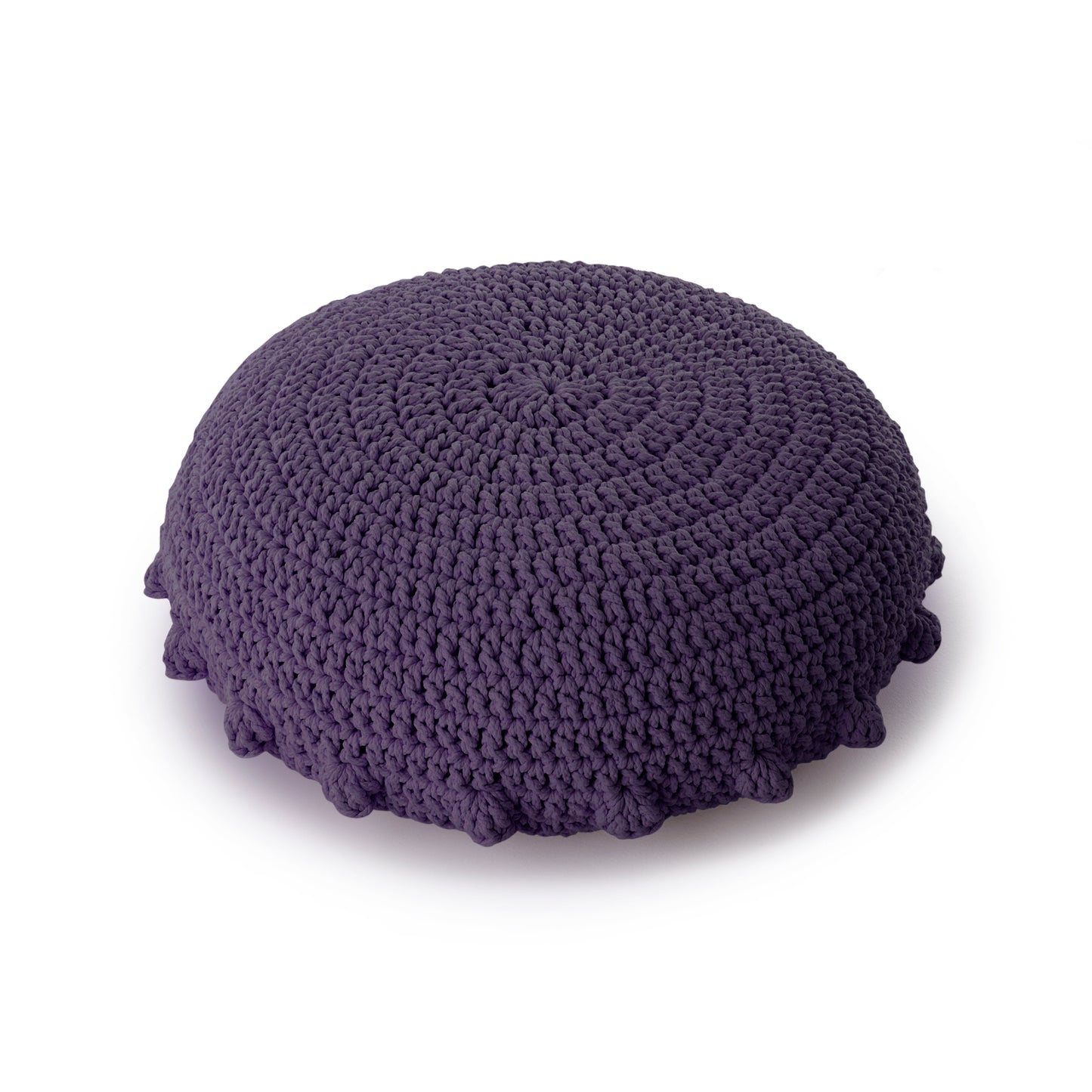 Puff Disco em crochê Roxo, com fio 100% algodão. Fechamento com zíper, possibilitando a remoção da capa para lavagem. Dimensões: Altura - 20cm; Diâmetro - 85cm.