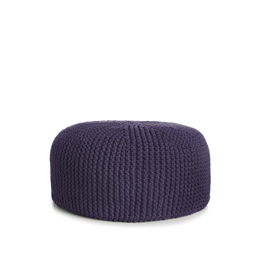 Puff em tricô artesanal,  Roxo, com fio 100% algodão. Fechamento com zíper, possibilitando a remoção da capa para lavagem. Dimensões: Altura - 30cm; Diâmetro - 75cm.