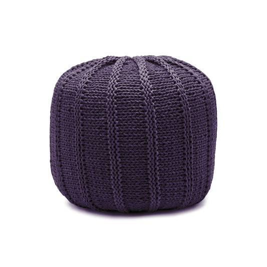 Puff em tricô artesanal, Roxo, com fio 100% algodão. Fechamento com zíper, possibilitando a remoção da capa para lavagem. Dimensões: Altura - 40cm; Diâmetro - 40cm.
