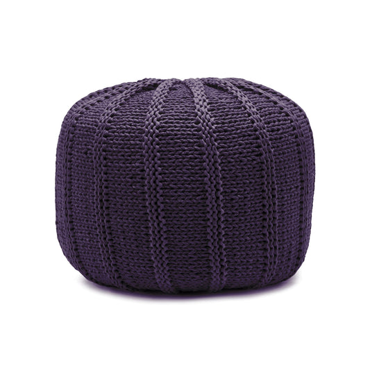 Puff em tricô artesanal, Roxo, com fio 100% algodão. Fechamento com zíper, possibilitando a remoção da capa para lavagem. Dimensões: Altura - 40cm; Diâmetro - 60cm.