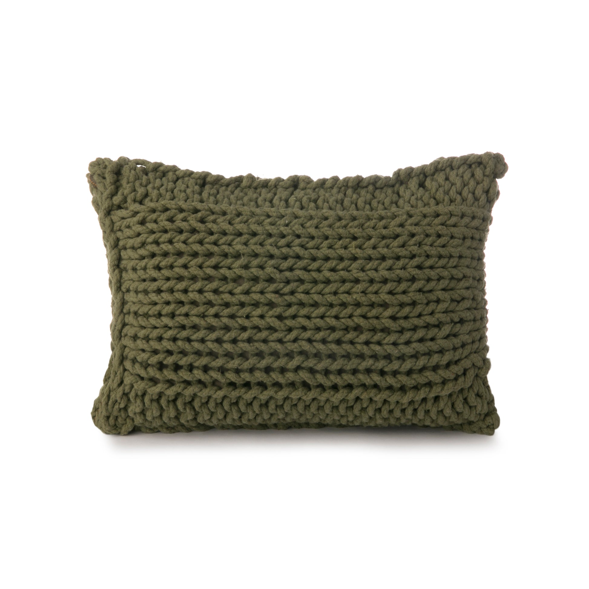 Almofada em tricô artesanal Verde, frente e verso, com fio 100% algodão. Fechamento com zíper, possibilitando a remoção da capa para lavagem. Dimensões: Altura - 30cm; Largura - 45cm.
