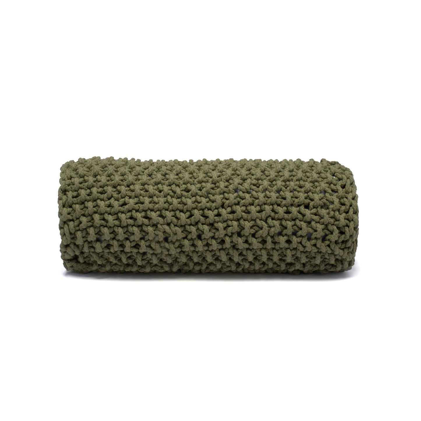 Almofada em tricô artesanal Verde, frente e verso, com fio 100% algodão. Fechamento com zíper, possibilitando a remoção da capa para lavagem. Dimensões: Altura - 18cm; Largura - 60cm.
