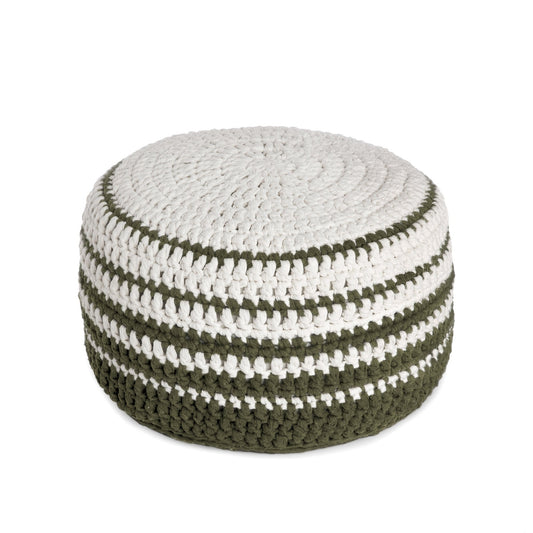 Puff de crochê artesanal listras, Verde, com fio 100% algodão.  Fechamento com zíper, possibilitando a remoção da capa para lavagem.  Dimensões: Altura - 30cm; Diâmetro - 60cm.