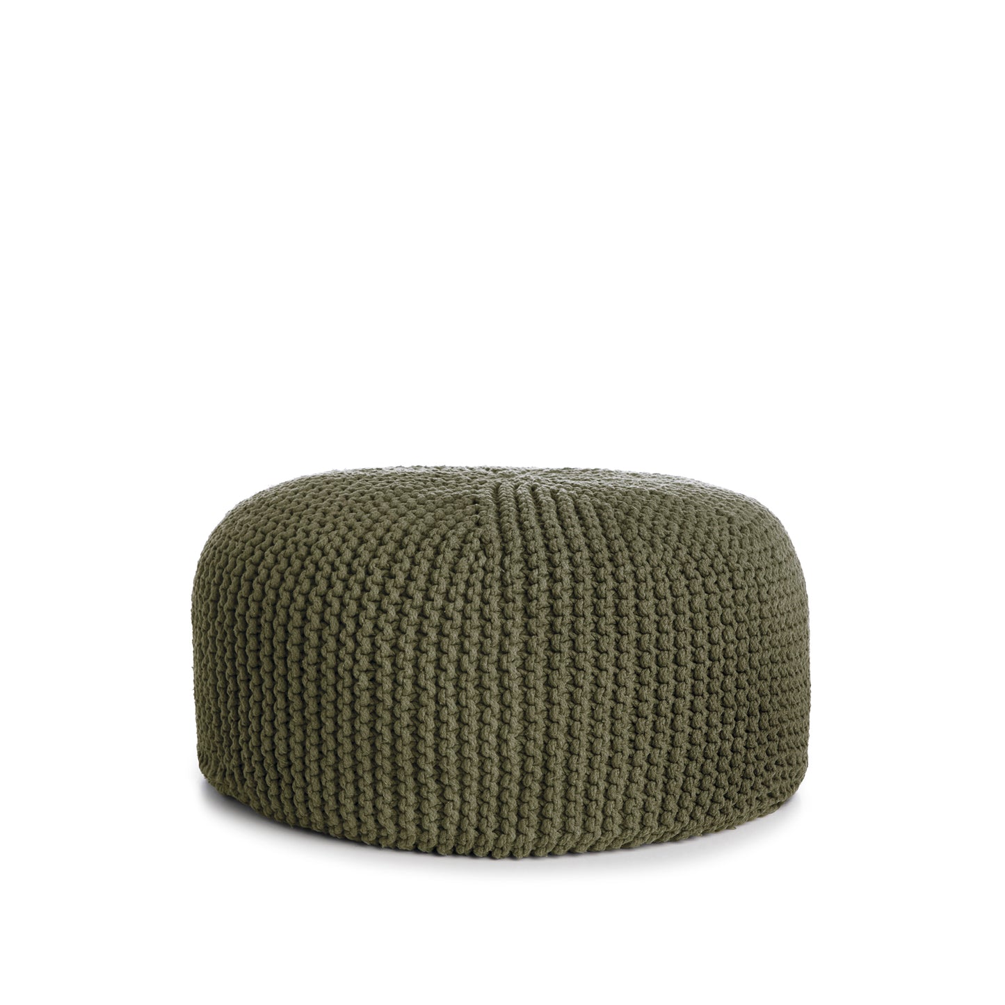 Puff em tricô artesanal, Verde, com fio 100% algodão. Fechamento com zíper, possibilitando a remoção da capa para lavagem. Dimensões: Altura - 30cm; Diâmetro - 75cm.