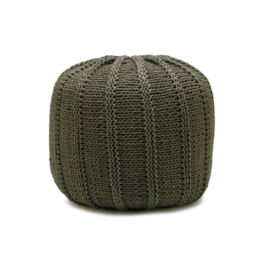 Puff em tricô artesanal, Verde, com fio 100% algodão. Fechamento com zíper, possibilitando a remoção da capa para lavagem. Dimensões: Altura - 40cm; Diâmetro - 40cm.