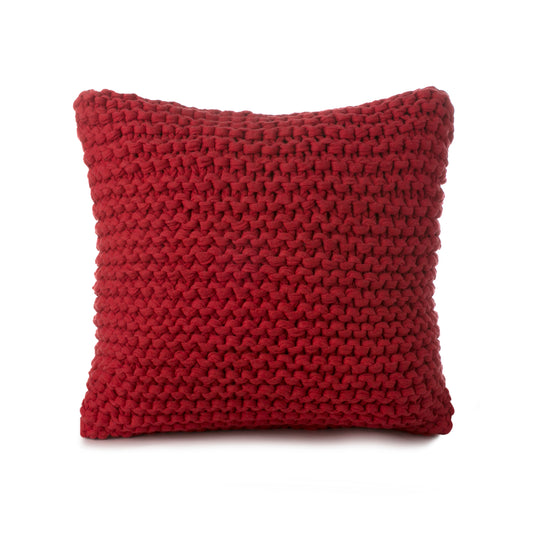Almofada em tricô artesanal Vermelha, frente e verso, com fio 100% algodão. Fechamento com zíper, possibilitando a remoção da capa para lavagem. Dimensões: Altura - 50cm; Largura - 50cm.