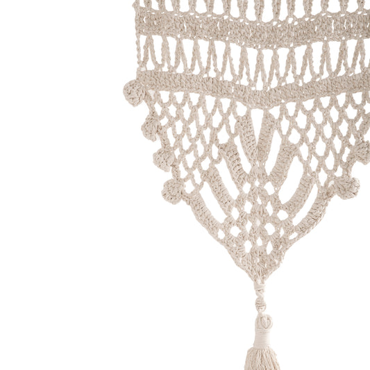 Tapeçaria Tarauacá em crochê artesanal. Dimensões: Altura - 225cm; Largura - 118cm.