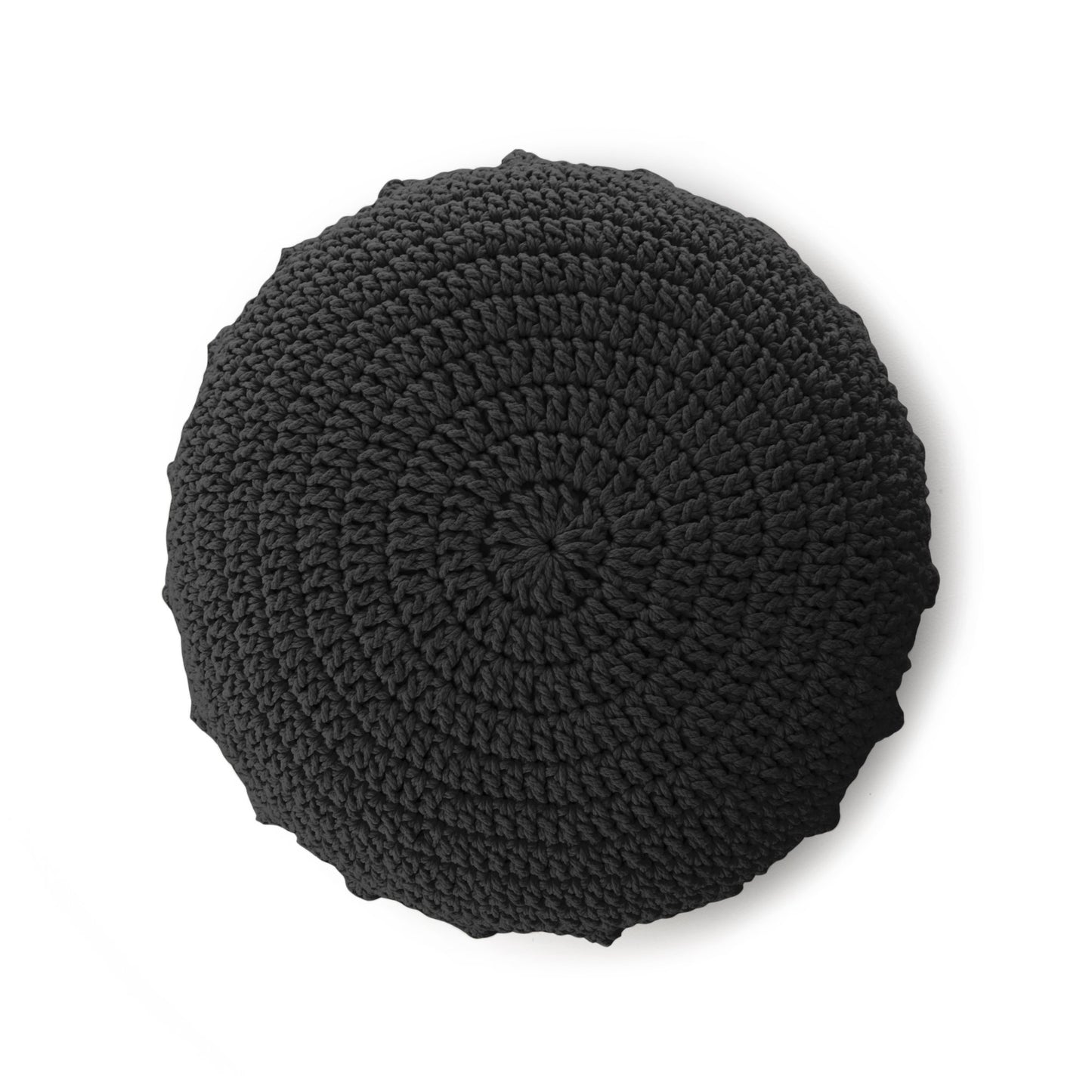 Puff Disco em crochê Preto, com fio 100% algodão.  Fechamento com zíper, possibilitando a remoção da capa para lavagem.  Dimensões: Altura - 20cm; Diâmetro - 85cm. 