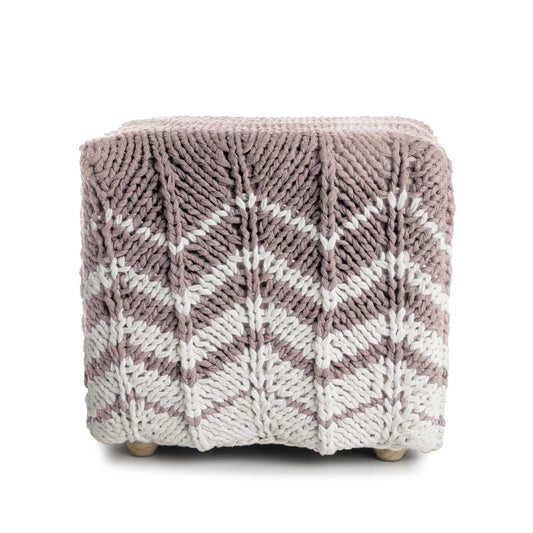  Puff Zig Zag, em tricô artesanal, Rose/Cru, com fio 100% algodão. Dimensões: Altura - 40cm; Largura - 45cm; Comprimento - 45cm. 