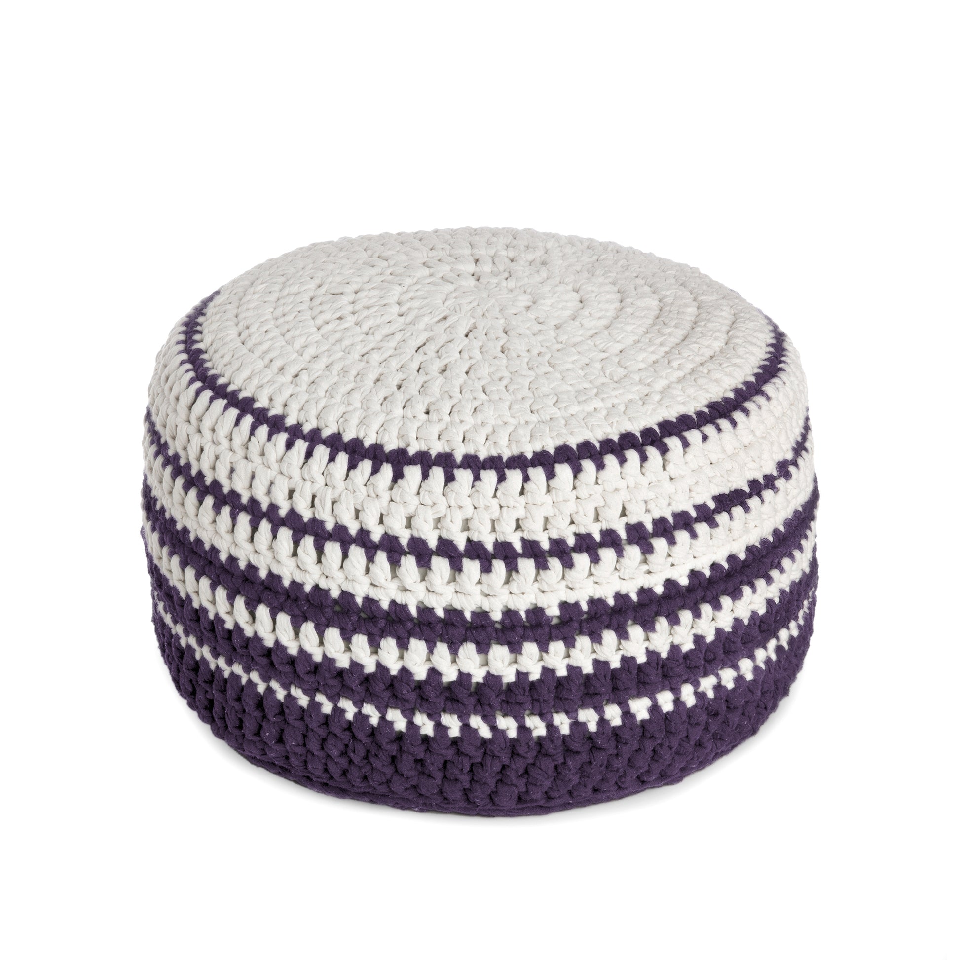 Puff de crochê artesanal listras, Roxo, com fio 100% algodão.  Fechamento com zíper, possibilitando a remoção da capa para lavagem.  Dimensões: Altura - 30cm; Diâmetro - 60cm. 