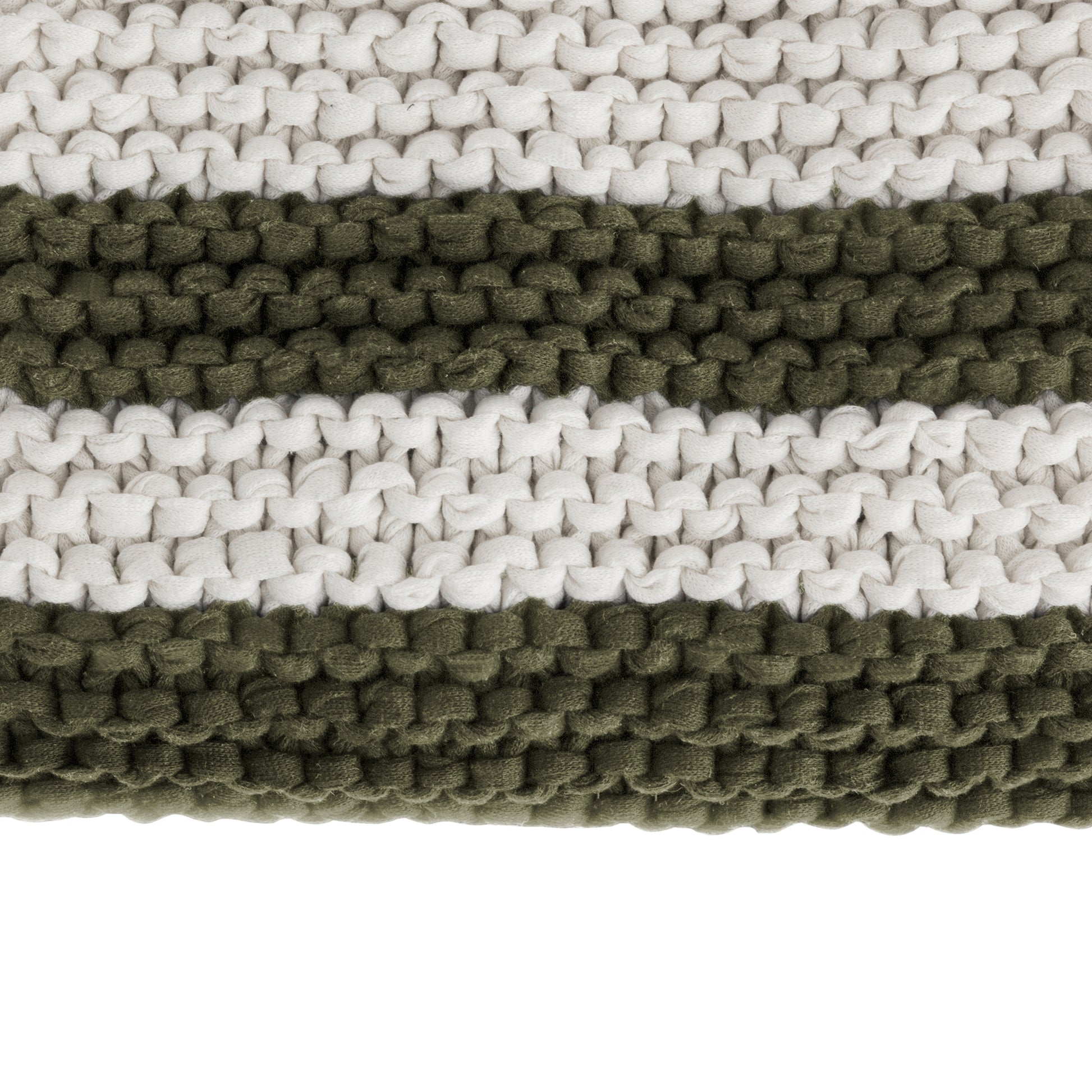 Peseira em tricô artesanal Cru/Verde, com fio 100% algodão. Dimensões: Largura - 70cm; Comprimento - 130cm.