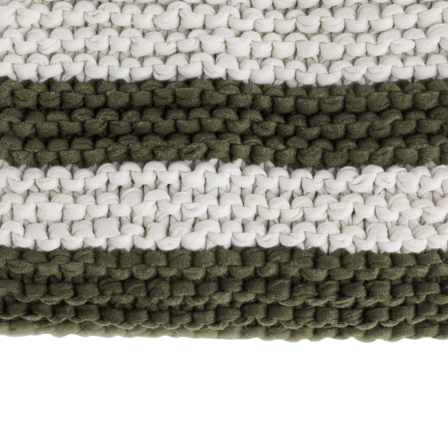 Peseira em tricô artesanal Cru/Verde com fio 100% algodão. Dimensões: Largura - 70cm; Comprimento - 200cm. 