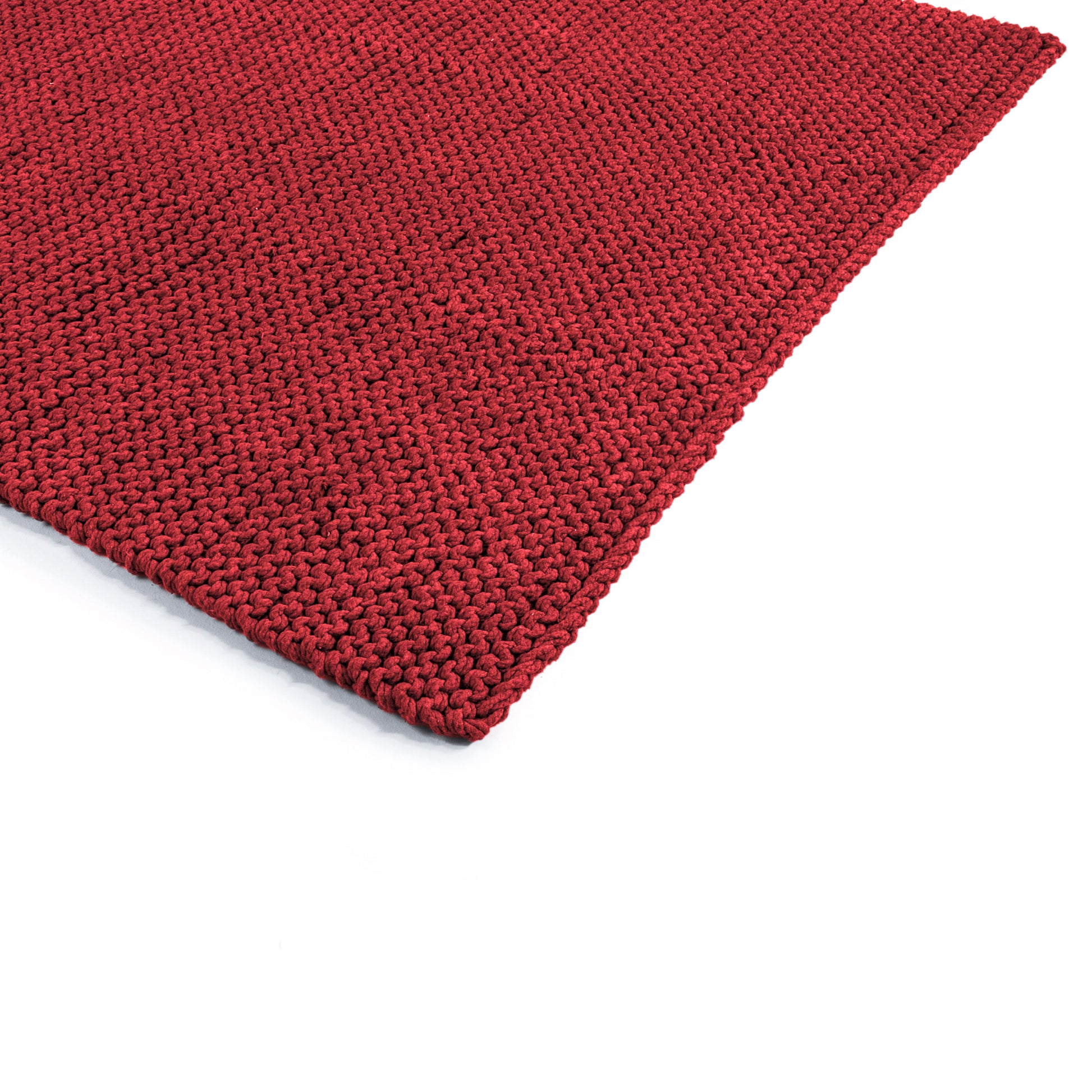 Tapete em tricô artesanal Vermelho, com fio 100% algodão. Dimensões: Largura - 150cm; Comprimento - 200cm. 